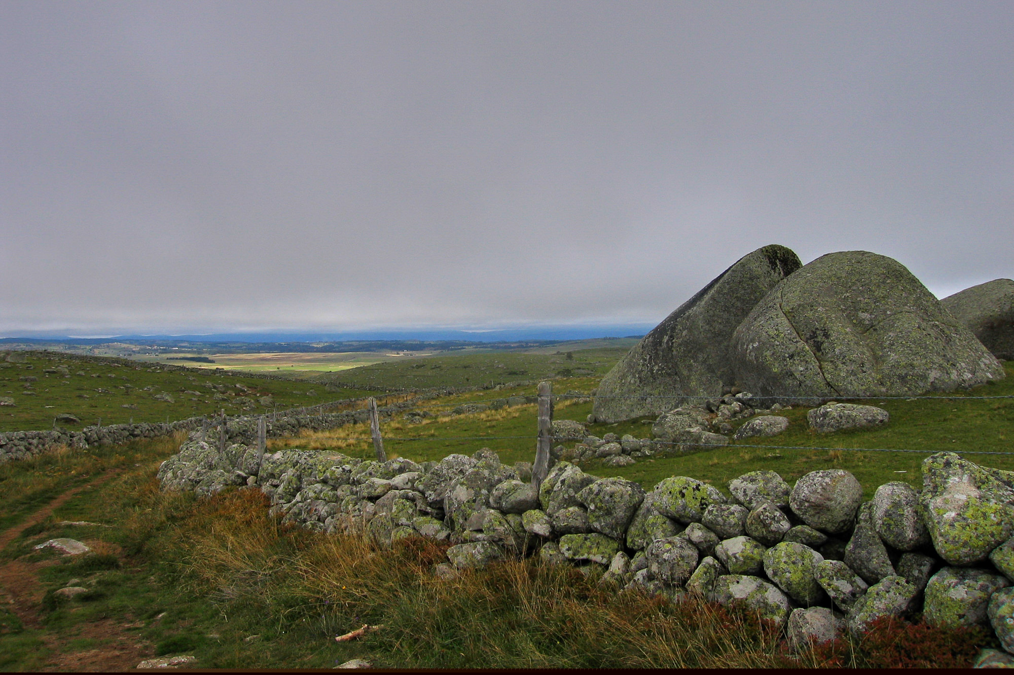 Tag 1: Weg durch das Plateau von Aubrac