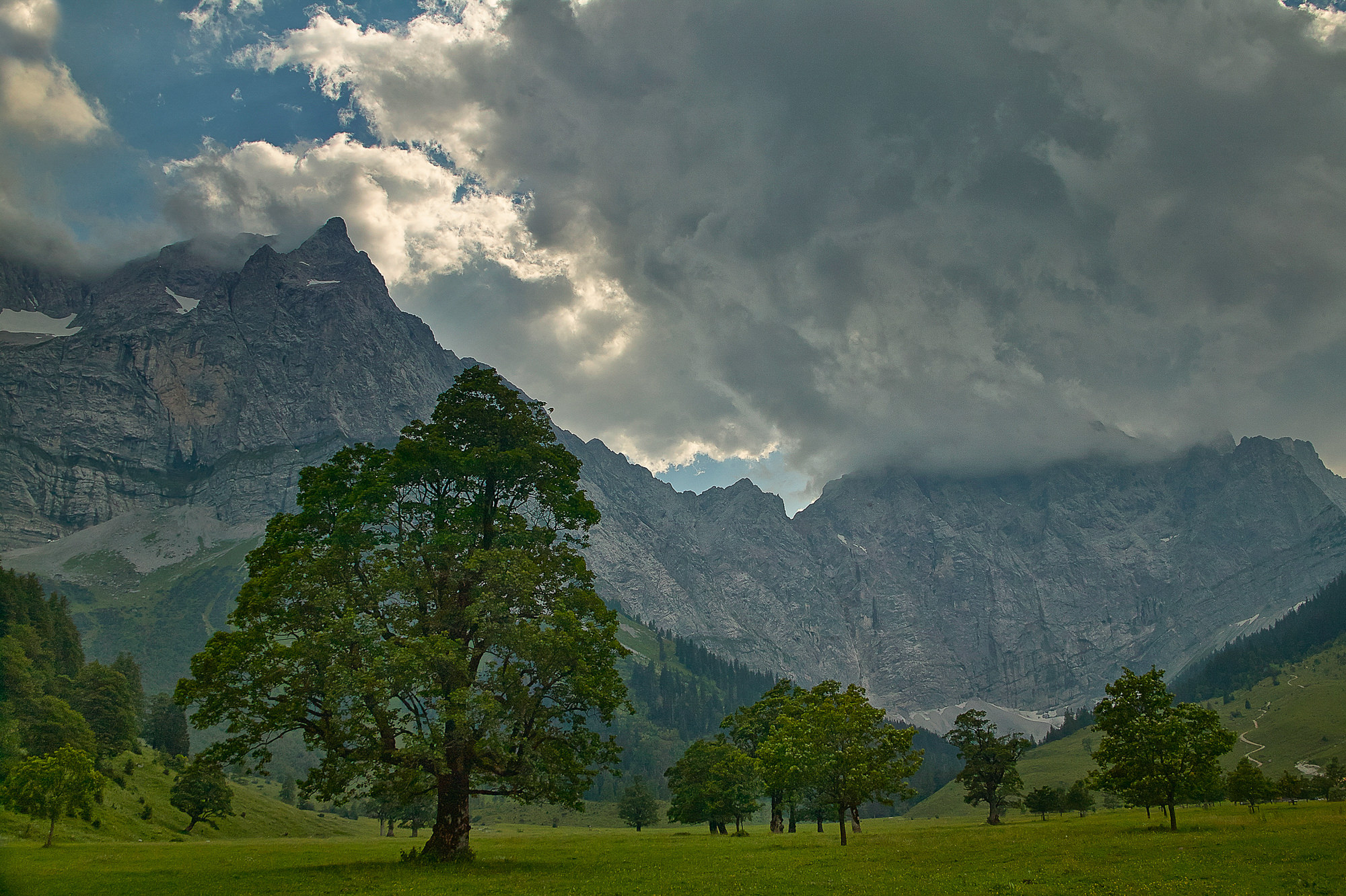Thunderstorm mood in the bavarian alps
